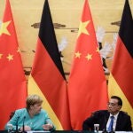 El primer ministro chino Li Keqiang con Angela Merkel en 2019