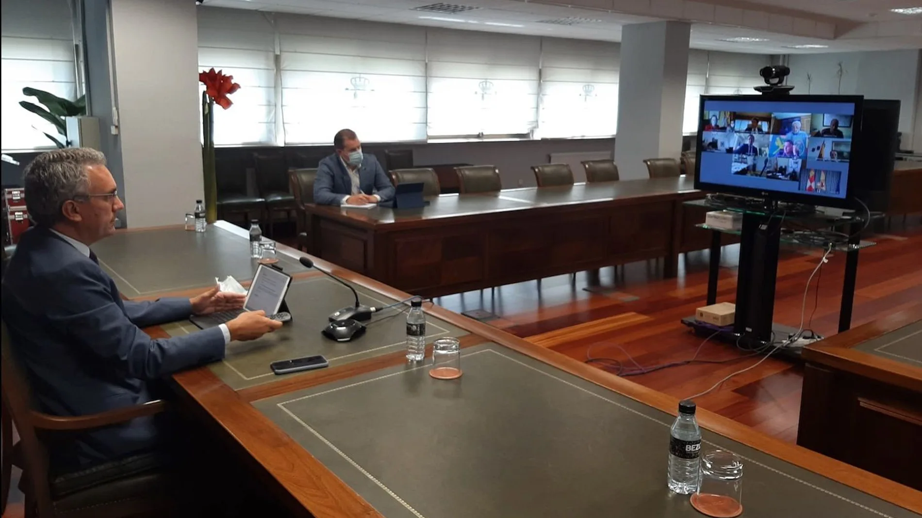 El delegado del Gobierno, Javier Izquierdo, preside la reunión del Centro de coordinación operativa