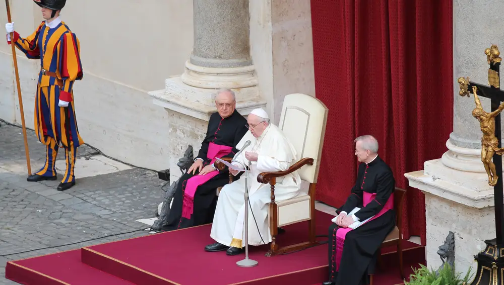 El Santo Padre ofrece la catequesis en la primera audiencia con fieles desde la llegada del Covid