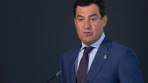 El presidente de la Junta de Andalucía, Juanma Moreno, ayer durante una rueda de prensa