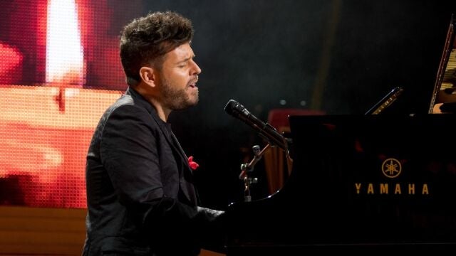 Pablo López, en una imagen de archivo emocionando al público con su inseparable pianoEUROPA PRESS25/08/2020