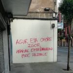 Pintadas tildando de "asesino" al PSOE en Portugalete por la muerte en prisión del preso etarra Igor González