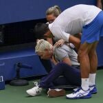 Djokovic se preocupa por la juez de línea a la que dio un pelotazo en la cabeza