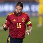 Sergio Ramos celebra uno de sus goles ante Ucrania