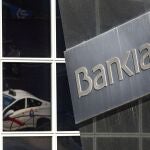 Logo de Bankia en el exterior de sus oficinas centrales en Madrid
