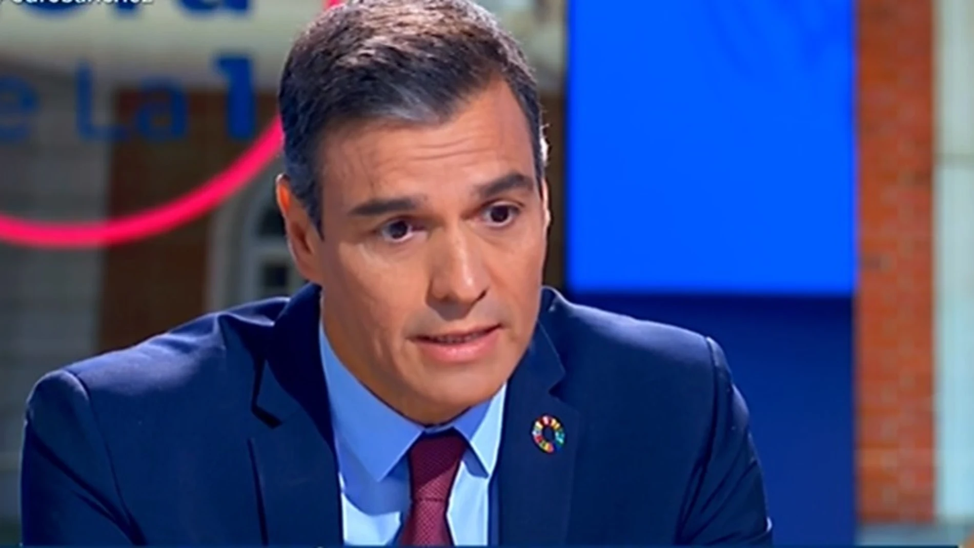 El presidente del Gobierno, Pedro Sánchez, durante la entrevista en "La hora de la 1" de TVE