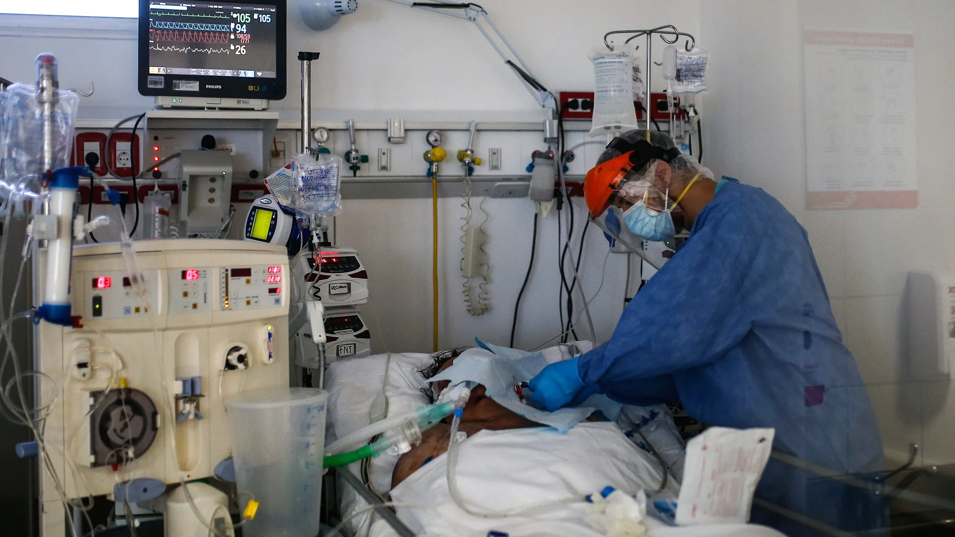 Pesadillas y contagios acosan al personal sanitario en Argentina