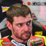 Cal Crutchlow, en el box durante el GP de Estiria