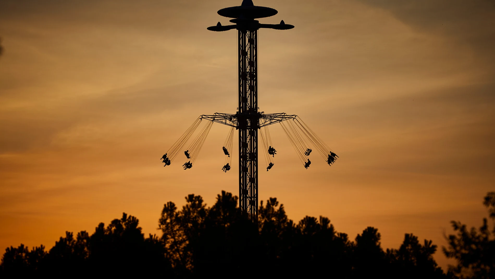 Atracción “Star Flyer” sillas voladoras del parque de atracciones de Madrid