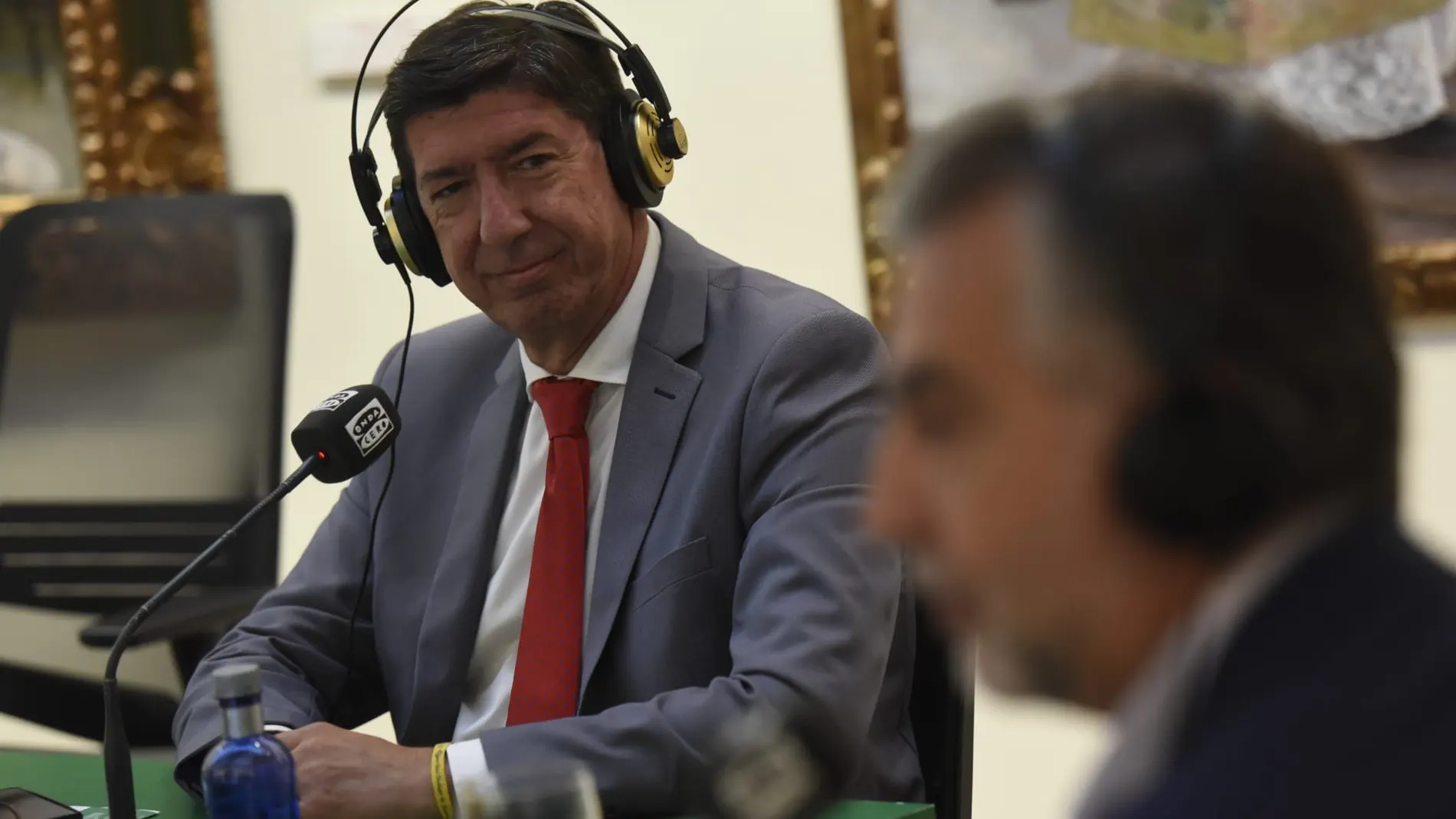 El vicepresidente de la Junta y consejero de Turismo, Regeneración, Justicia y Administración Local, Juan Marín, hoy en una entrevista en Onda Cero con Carlos Alsina