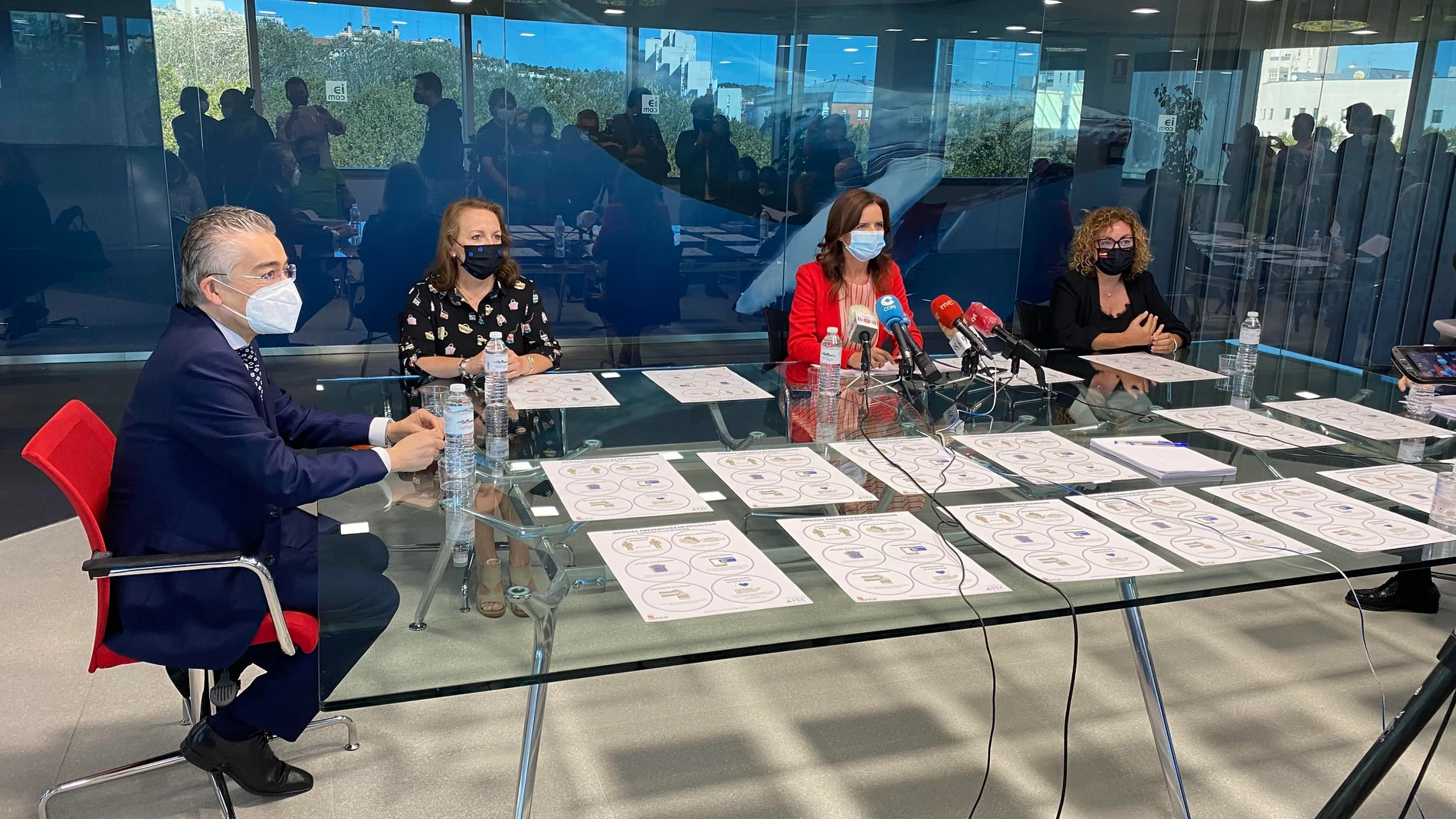 CVirud.- La Junta realizará inspecciones semanales en el comercio para controlar las medidas de seguridad al consumidor