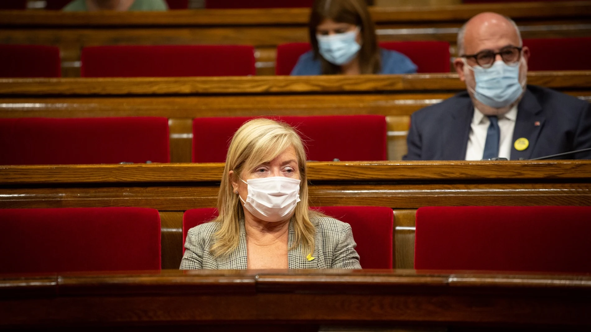 Ponsa pide declarar la cultura como servicio esencial en su primer pleno del Parlament como consellera