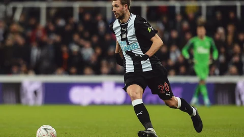 Florian Lejeune con el Newcastle.