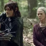 Norman Reedus y Melissa McBride,en una imagen de la temporada 10 de &quot;The Walking Dead&quot;, liderarán una nueva serie para AMC después de la conclusión del programa original.