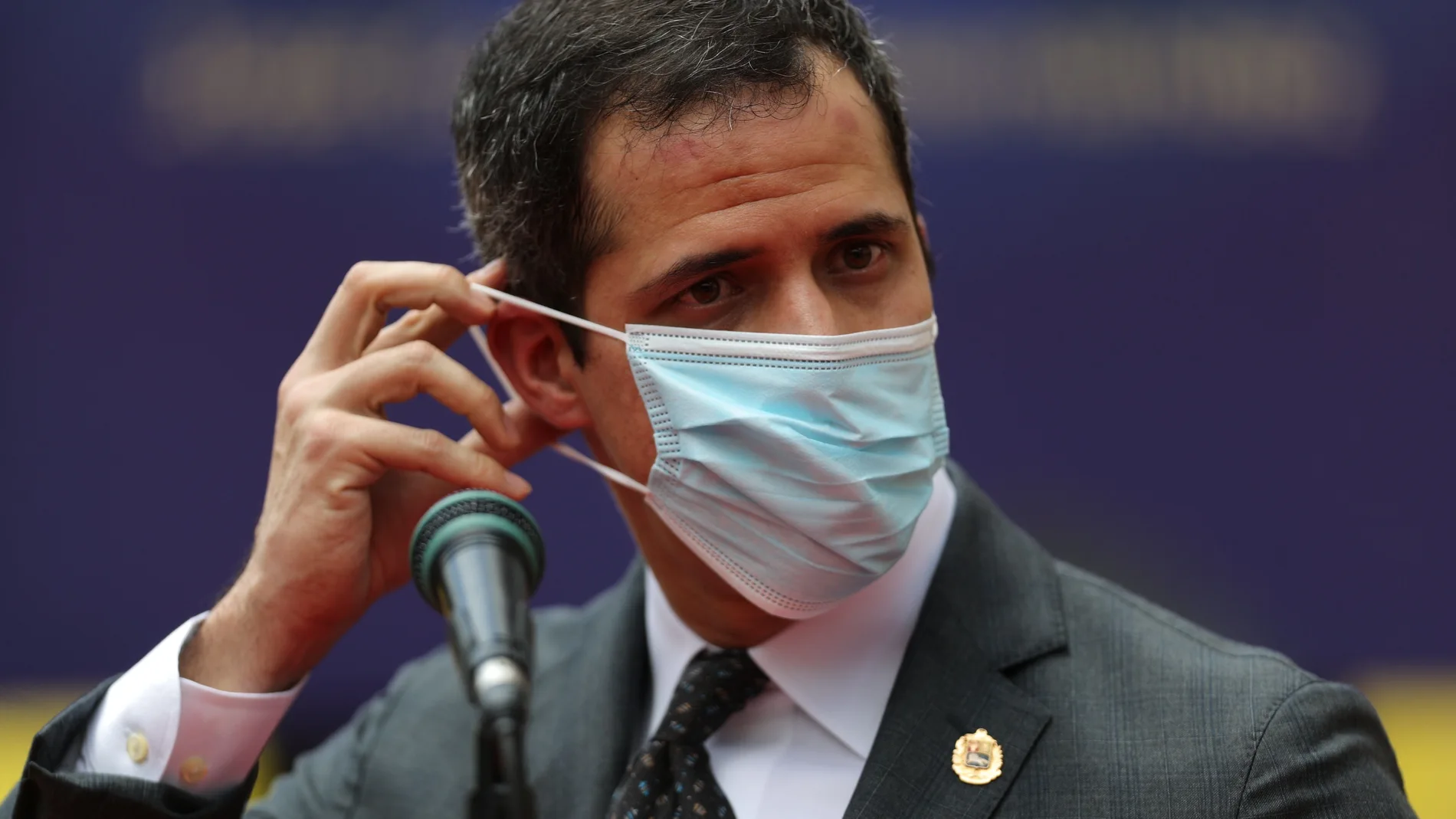 Juan Guaidó rinde homenaje a trabajadores de la salud muertos por coronavirus