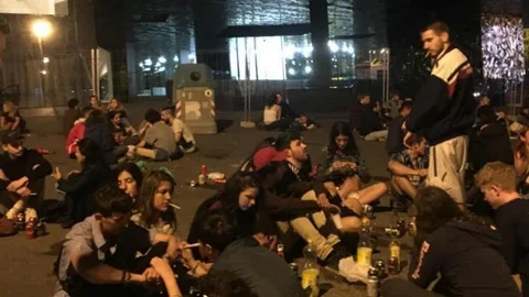 La Comunidad de Madrid pretende evitar botellones y fiestas ya que el 30% de los contagios se producen entre los jóvenes