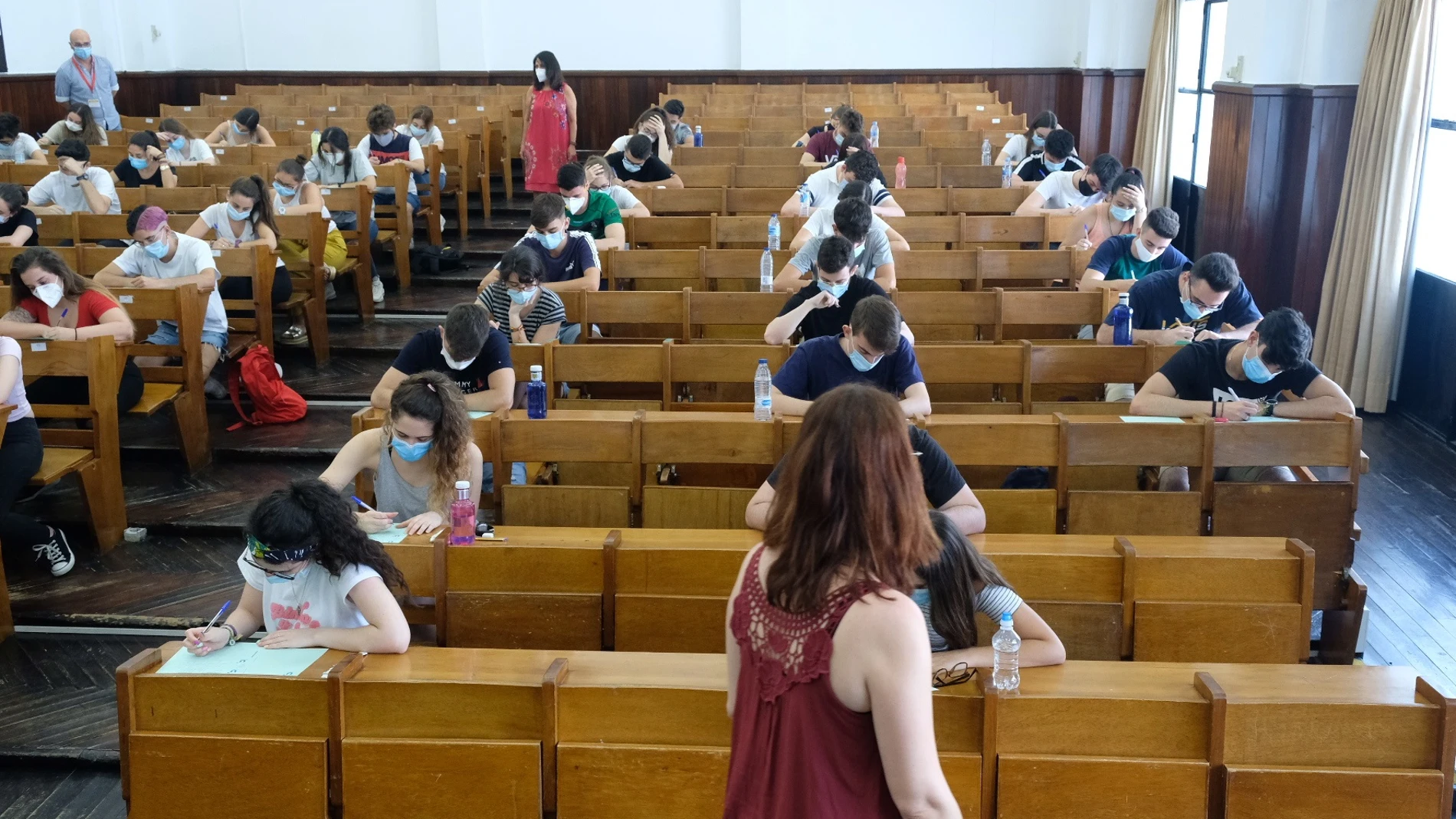 Sevilla.-Casi 2.350 estudiantes se examinan de Selectividad desde el lunes en la US y en la UPO