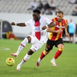 Arnaud Kalimuendo Muinga con el PSG.