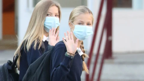 La princesa Leonor y la Infanta Sofía llegando al colegio a 11 de septiembre de 2020