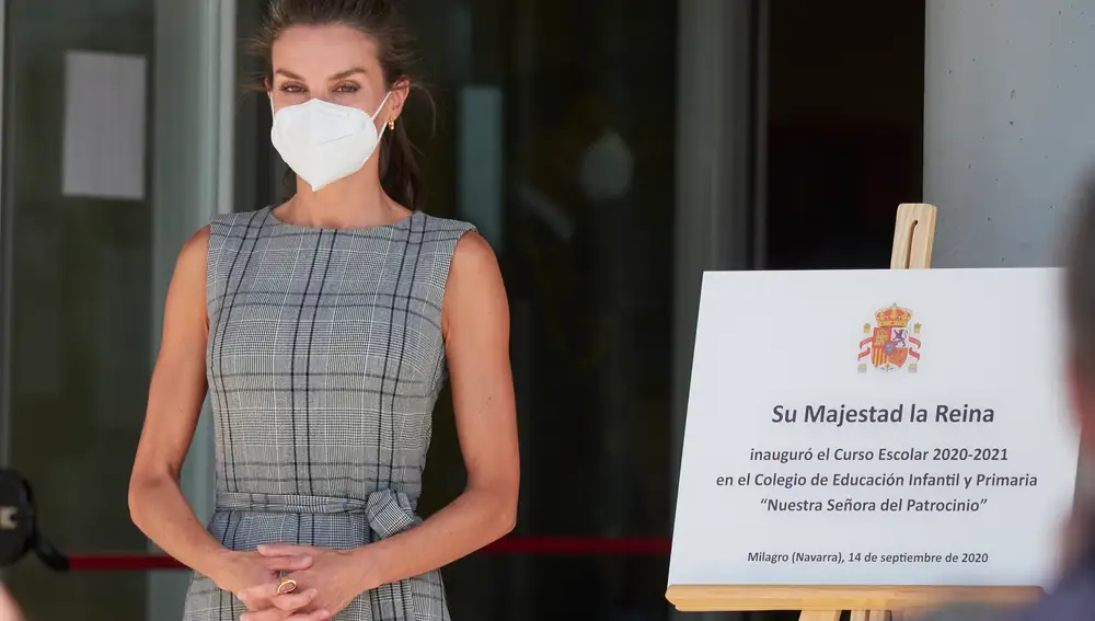 La Reina Letizia a su llegada al colegio infantil CEIP Ntra. Sra. del Patrocinio, con motivo de la inauguración del curso escolar 2020-2021, en Milagro, Navarra (España), a 14 de septiembre de 2020.14 SEPTIEMBRE 2020;REALEZA;CURSO ESCOLAR;INICIO COLEGIO;ENSEÑANZA;EDUCACIÓN;COVID-19;CORONAVIRUSEduardo Sanz / Europa Press14/09/2020