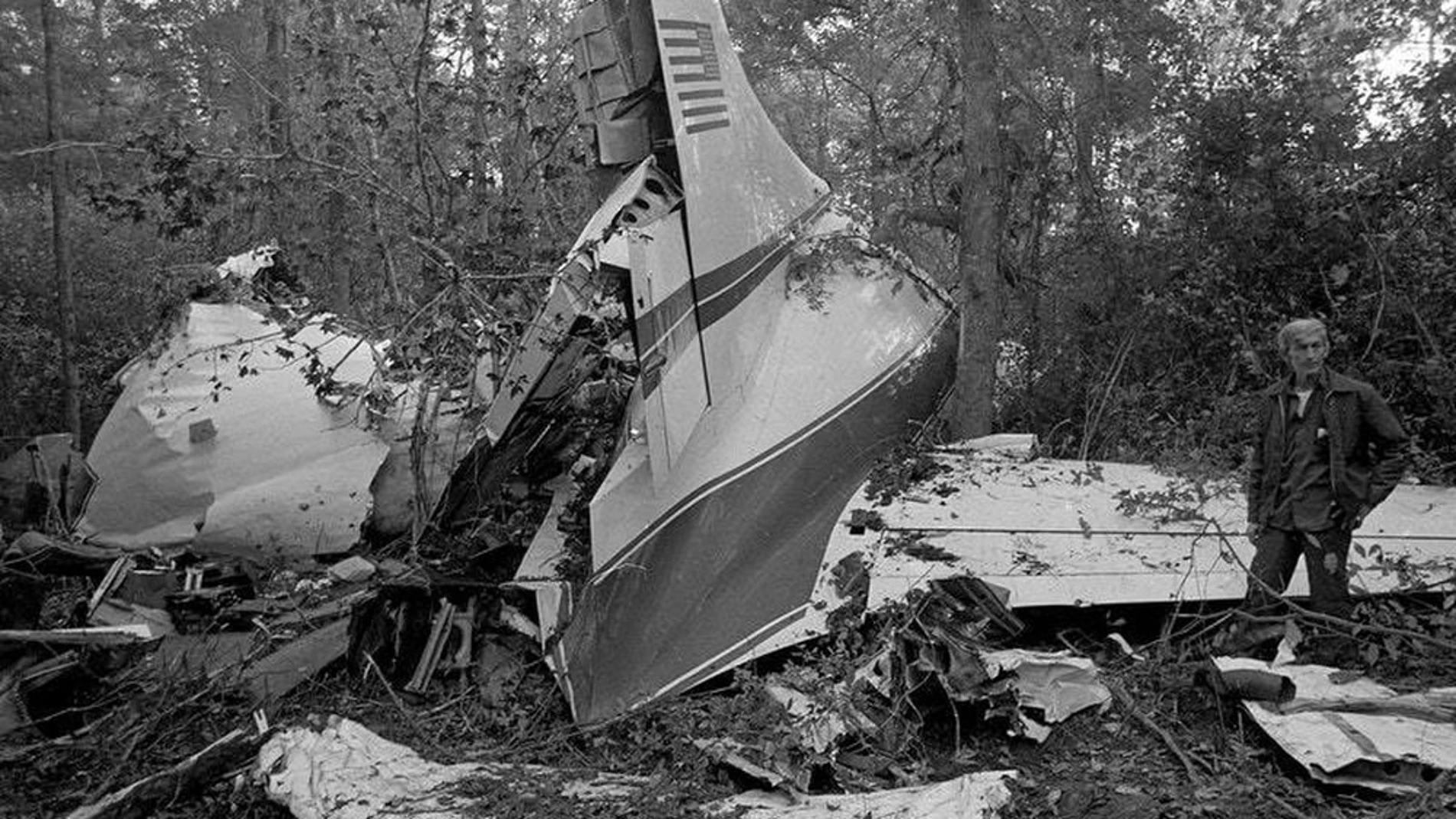 El aeroplane donde viajaban Lynyrd Skynyrd, tras el accidente