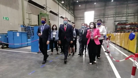 La ministra de Defensa, Margarita Robles, en su visita a la Fábrica de Armas de Trubia