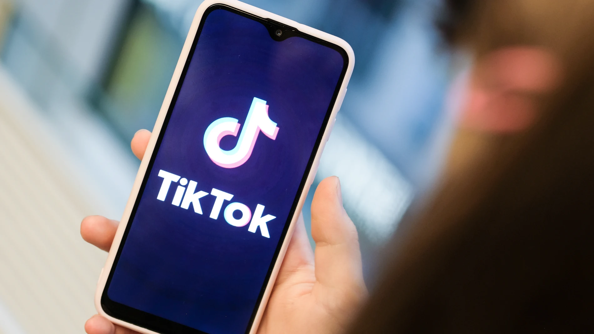 EEUU.- El gigante informático Oracle se asocia con TikTok para mantener su presencia en Estados Unidos