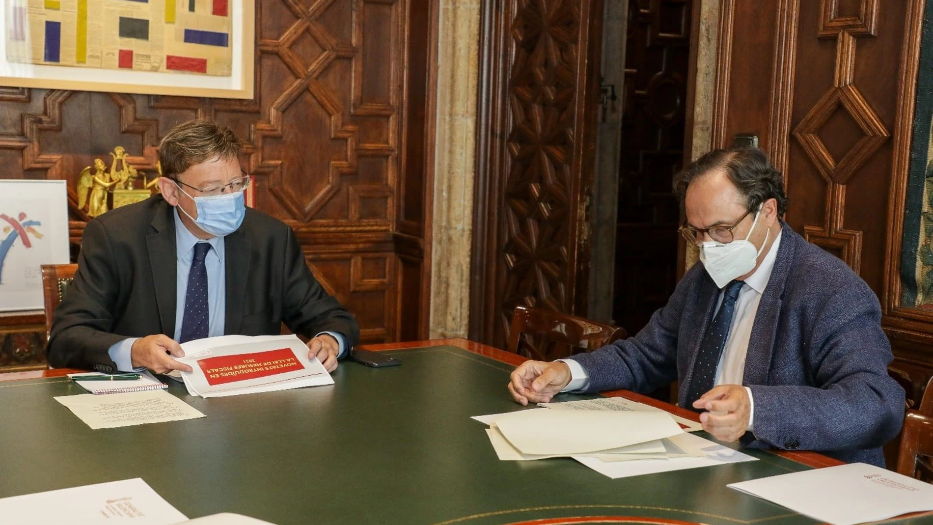 El presidente de la Generalitat valenciana, Ximo Puig, con el conseller de Hacienda, Vicent Soler