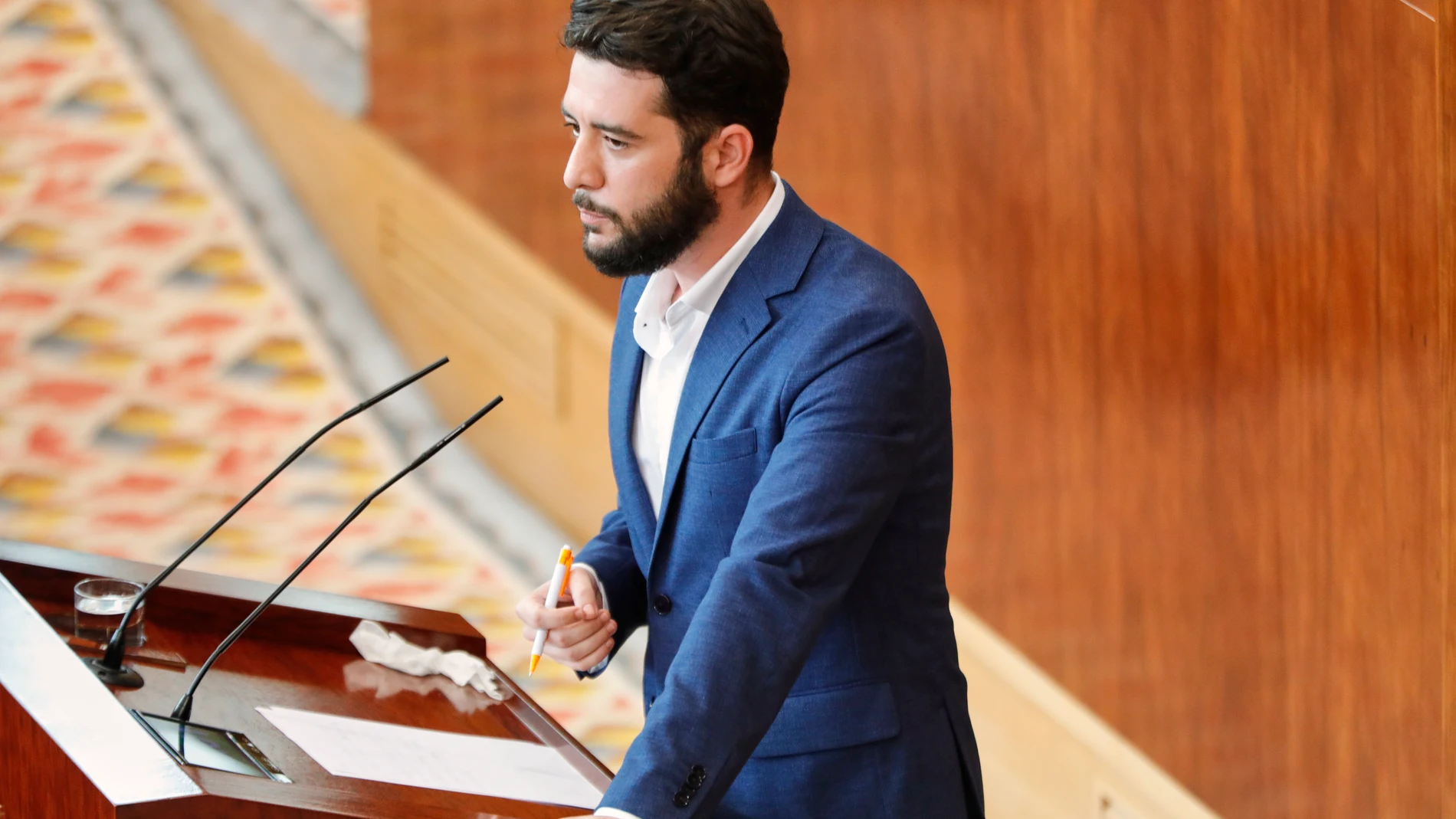 El portavoz de Ciudadanos en la Asamblea de Madrid, César Zafra, interviene durante la segunda jornada del Pleno del Debate del Estado de la Región en Madrid.