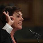 La diputada de EH Bildu, Mertxe Aizpurua, durante su intervención en el pleno del Congreso de los Diputados celebrado este martes. EFE/Kiko Huesca