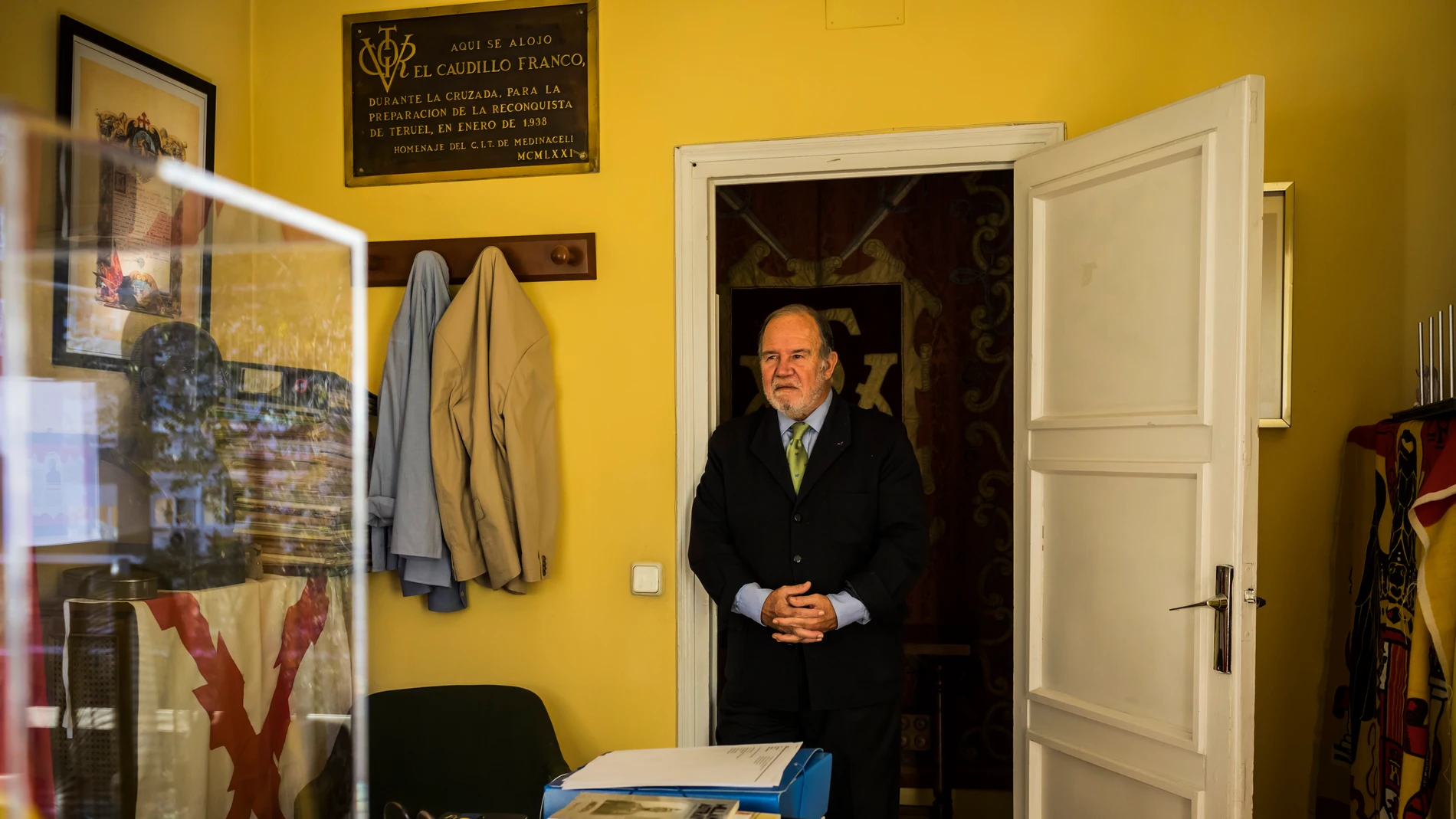 El presidente de la Fundación Franco, Juan Chicharro, en su despacho