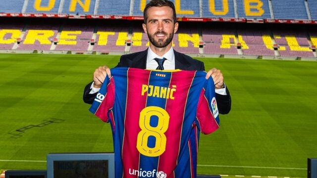 El bosnio Miralem Pjanic, en su presentación en el Camp Nou como jugador del FC Barcelona
