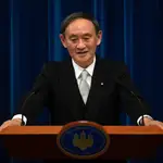  Las cinco reverencias de Suga, el nuevo primer ministro nipón