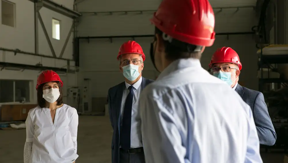 El delegado del Gobierno en Castilla y León, Javier Izquierdo, visita las instalaciones del Centro de Desarrollo de Energías Renovables (Ceder) de los Altos de Lubia, en Soria