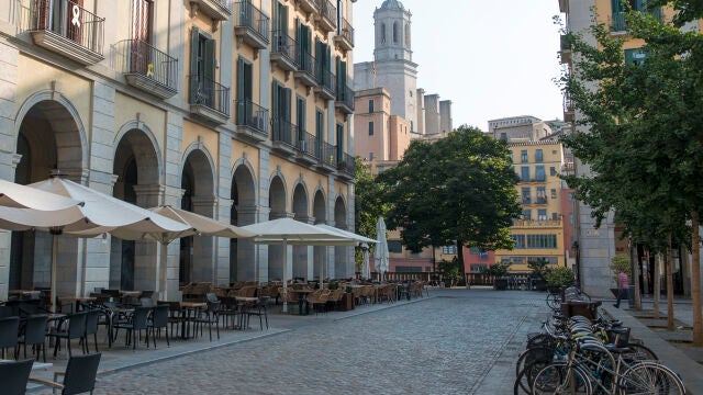 La Plaza de la Independencia de Gerona es el centro neurálgico de la capital gerundense.