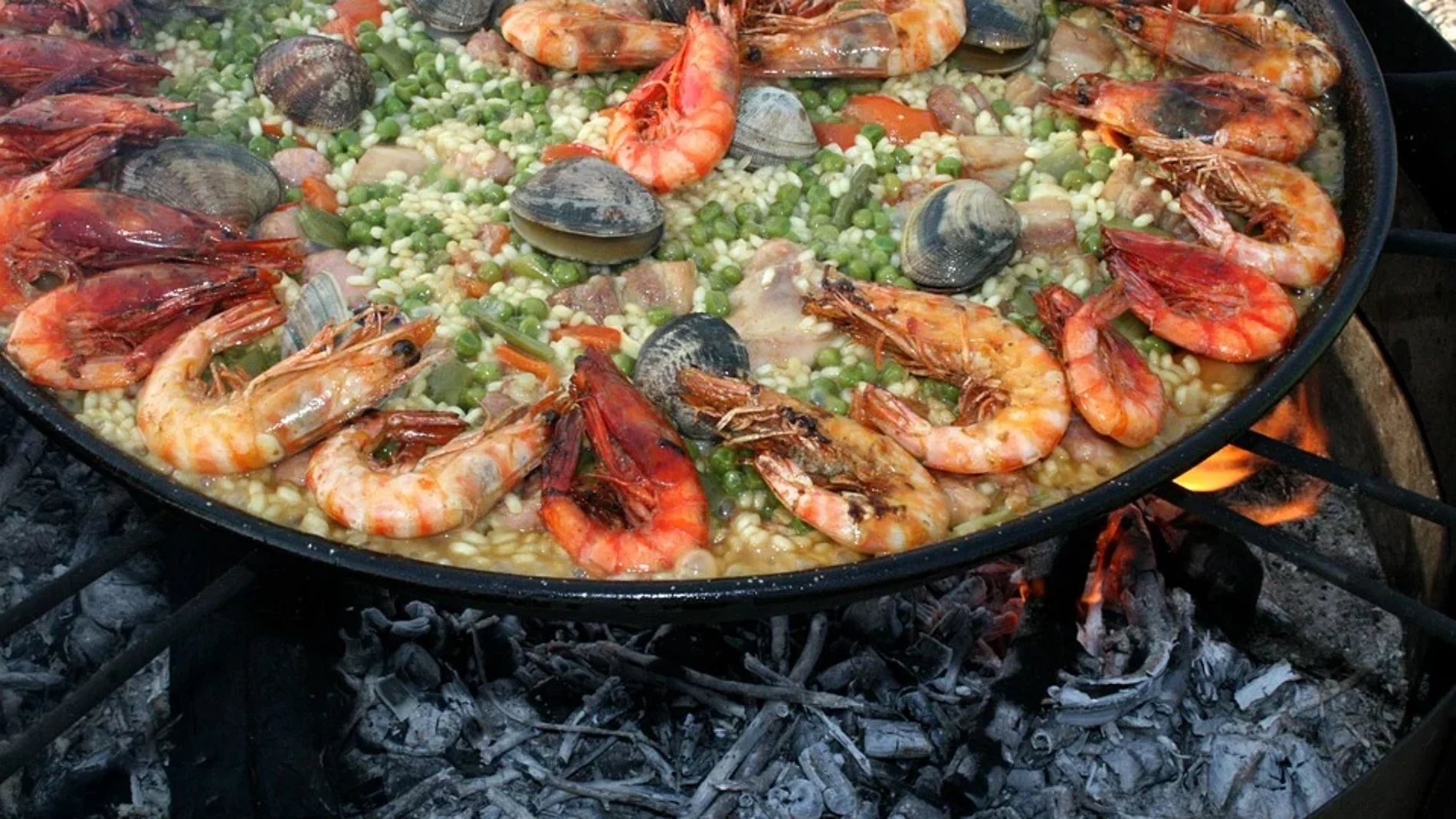 El plato valenciano que ha sabido ganar su fama mundial, cuenta con un sinfín de pequeños secretos que, bien utilizados, darán lugar a un plato exquisito y delicado.