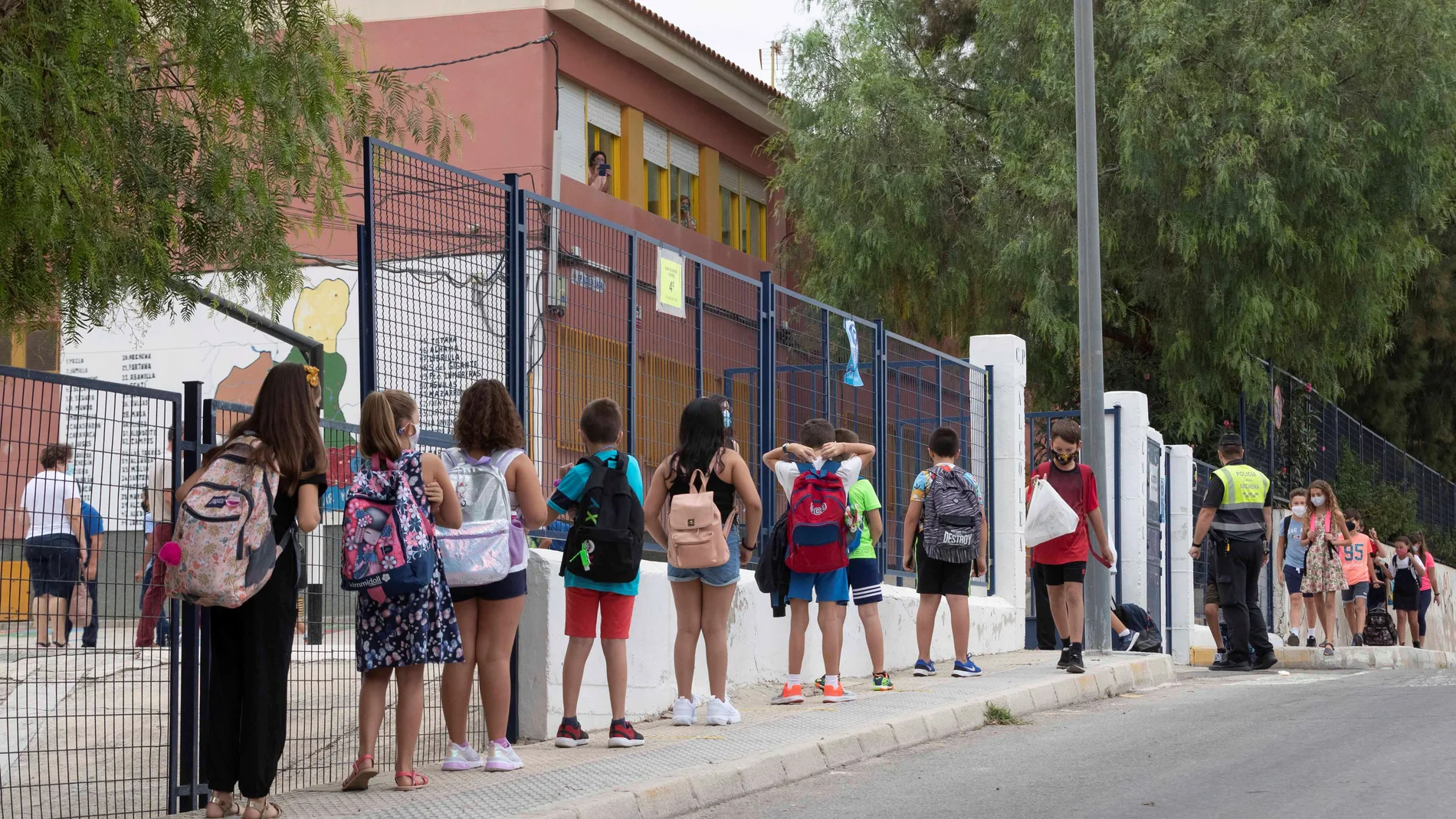 Los padres de alumnos de 36 municipios murcianos piden dos semanas de clases telemáticas