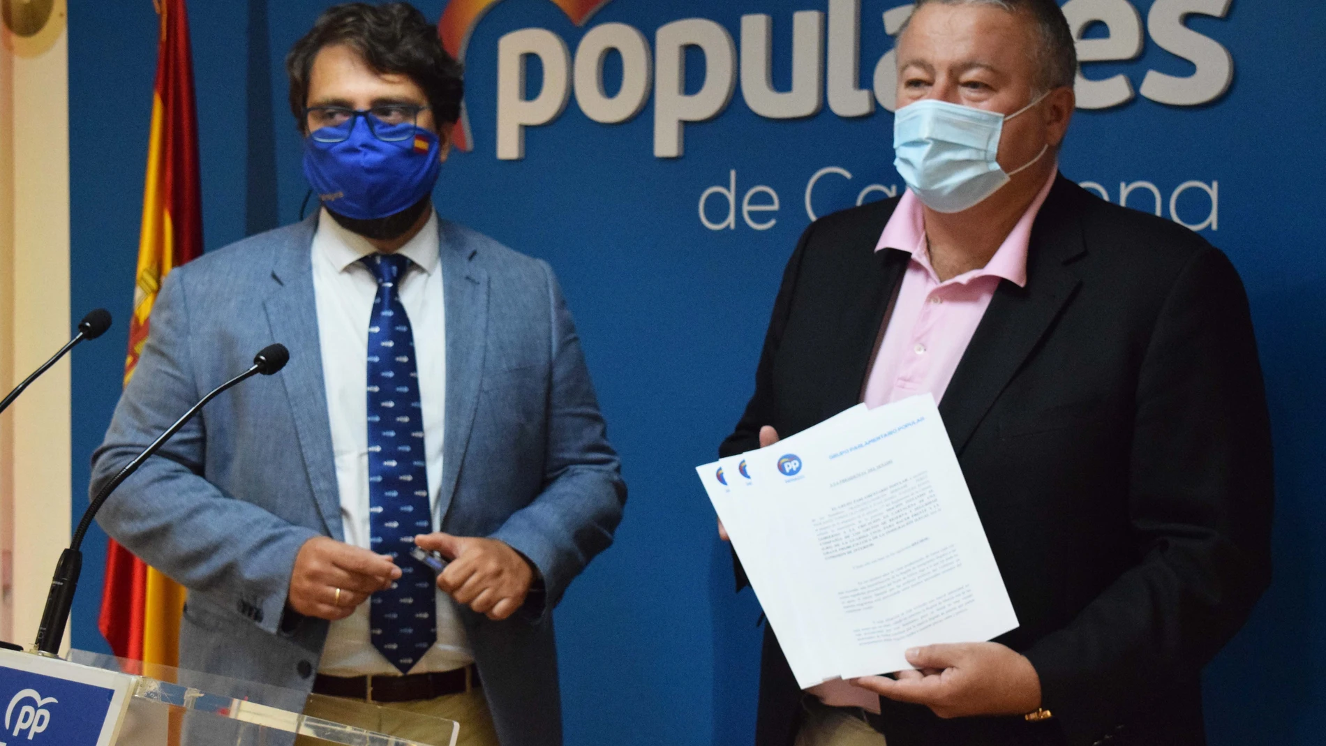 El senador del PP Francisco Bernabé (d) y el portavoz de ese partido en Cartagena, Álvaro Valdés (i)PP17/09/2020