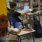  Una plataforma solidaria pide al Gobierno regional ordenadores para los alumnos de centros públicos