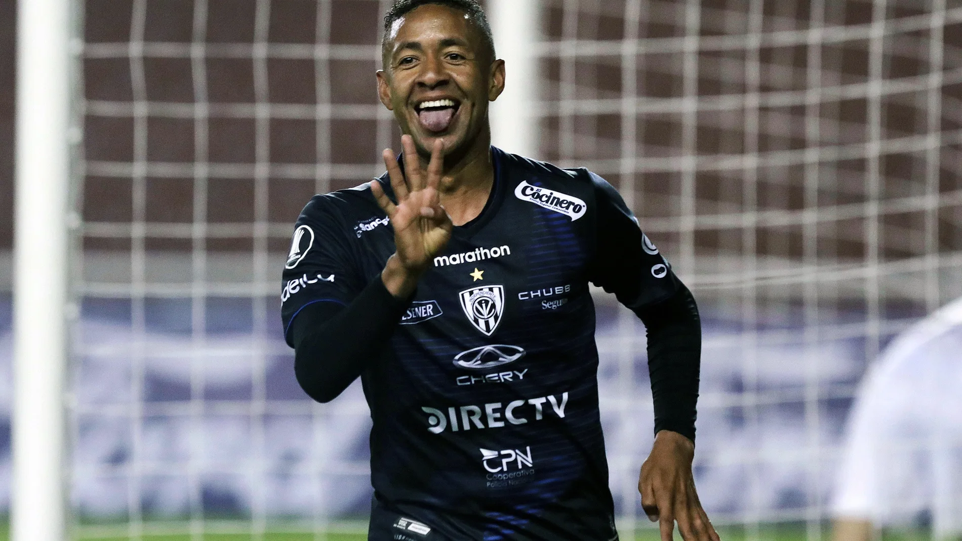 Gabriel Torres celebra su gol contra Flamengo en la Copa Libertadores.