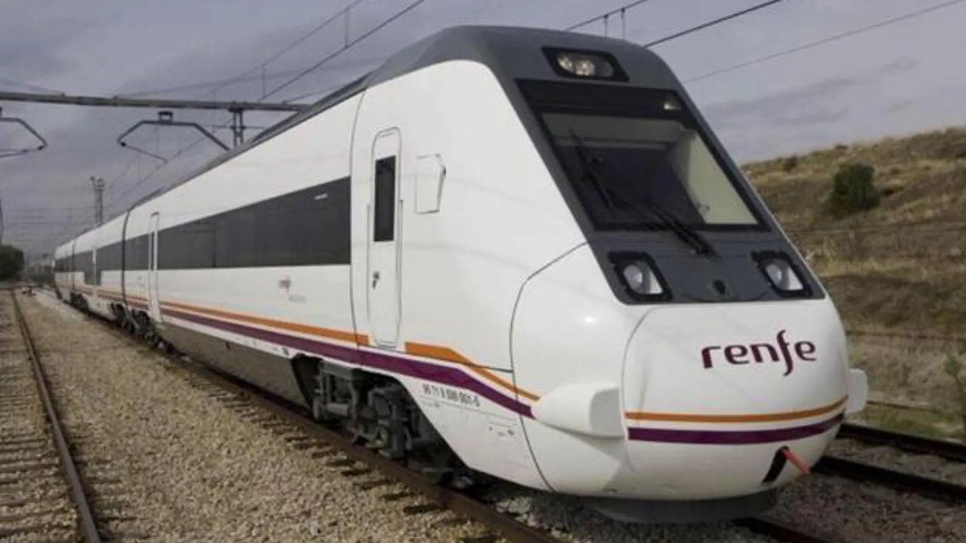Imagen de un tren de media distancia de Renfe