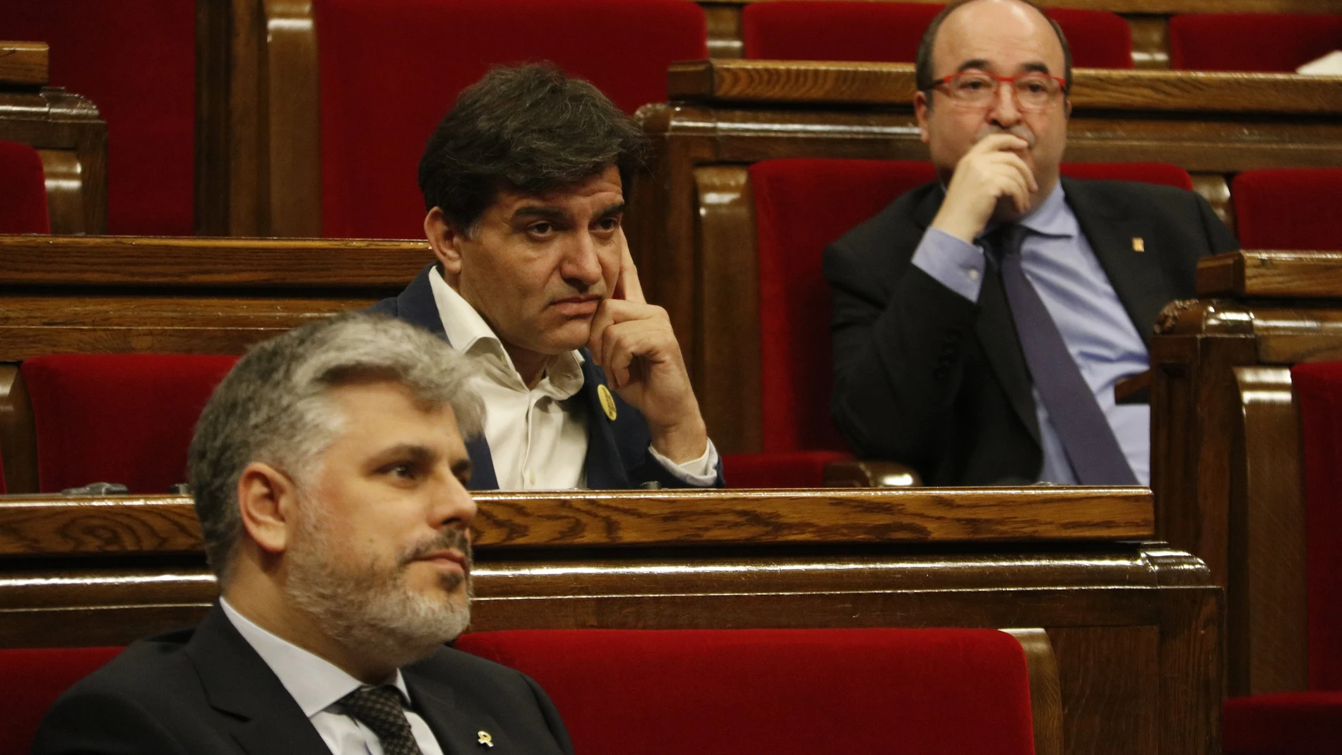 Los diputados Albert Batet (JxCat), Sergi Sabrià (ERC) y Miquel Iceta (PSC-Units) en la sesión de control del Parlament en una imagen reciente