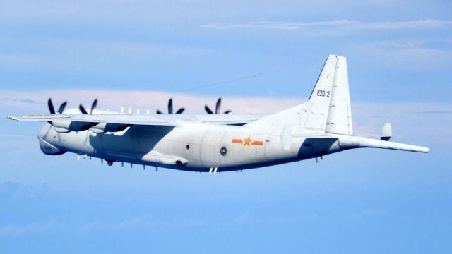 Un avión chino que entra en la zona de identificación aérea de Taiwán en una foto de archivo