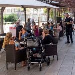 La terraza de un bar en la Plaza Alexander Fleming de Palma