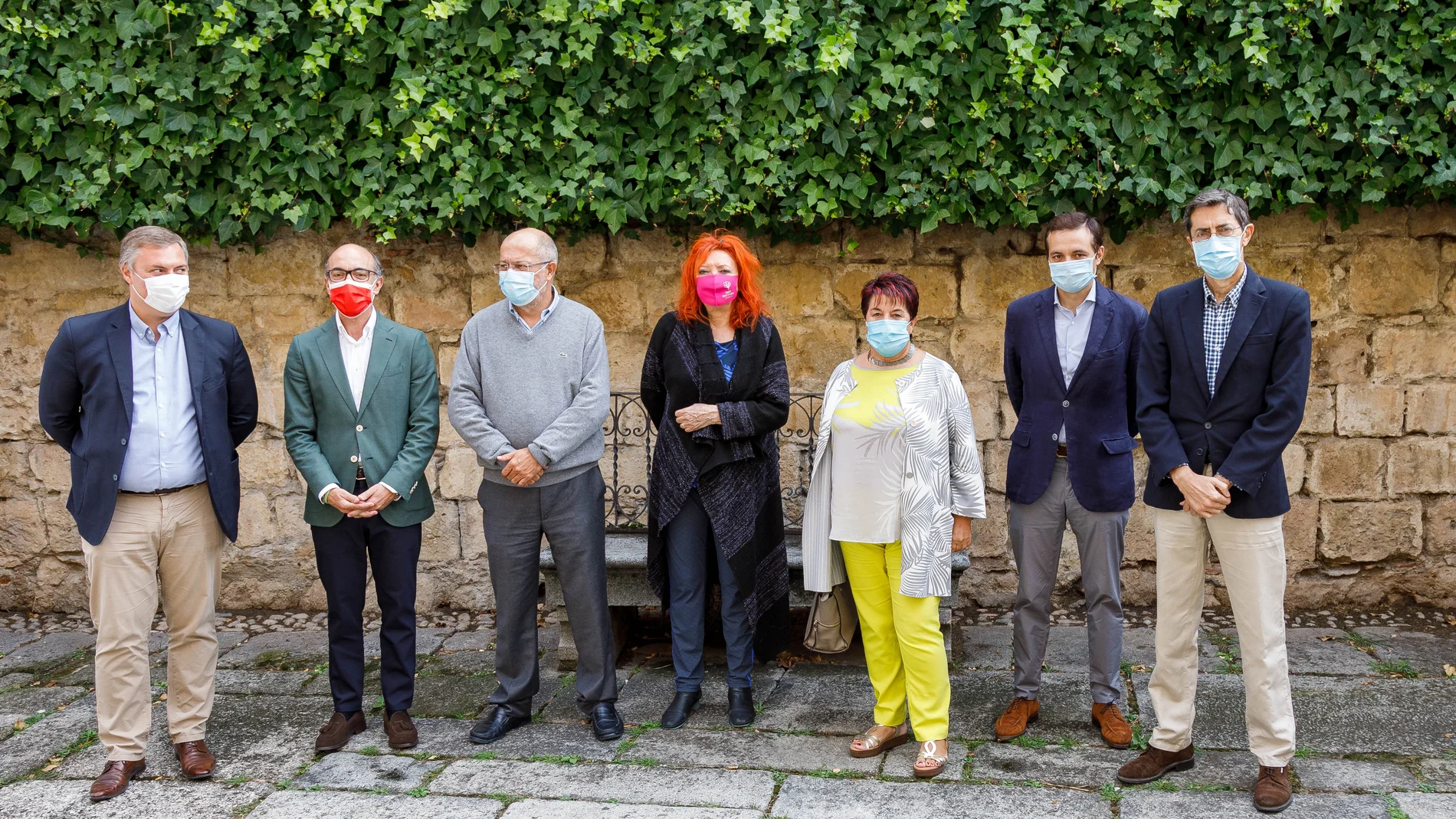 Hay Festival celebra el 'Ft Weekend: Debates sobre Europa’, con la participación de Luis Garicano, Esteban González Pons, Meritxell Batet, Dita Charanzová, Joaquín Almunia y Rebecca Grynspan en conversación con Daniel Dombey. El vicepresidente, portavoz y consejero de Transparencia, Ordenación del Territorio y Acción Exterior, Francisco Igea, acude como invitado. Junto a ellos Javier Ortega y Clara Luquero