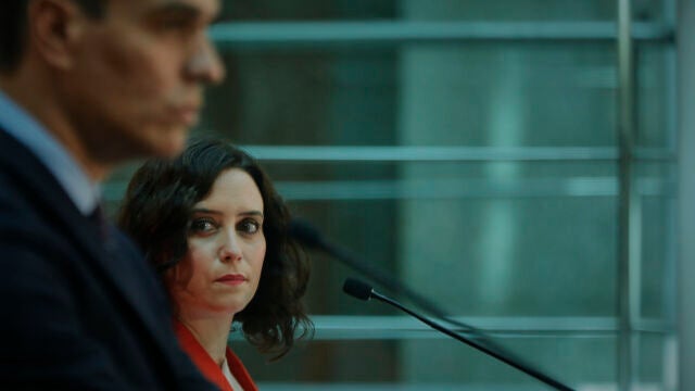 El presidente del Gobierno, Pedro Sánchez, y la presidenta de la Comunidad de Madrid, Isabel Díaz Ayuso