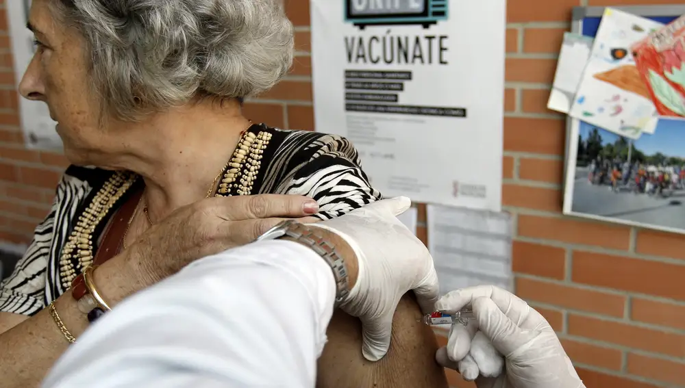 La Conselleria de Sanidad ha iniciado hoy en la Comunitat Valenciana la campaña de vacunación contra la gripe
