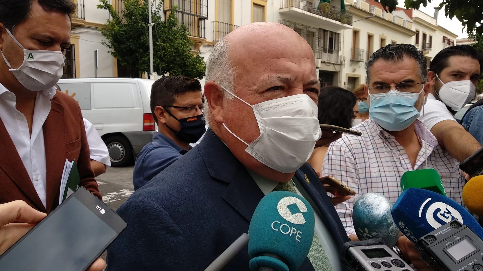 El consejero de Salud y Familias, Jesús Aguirre
