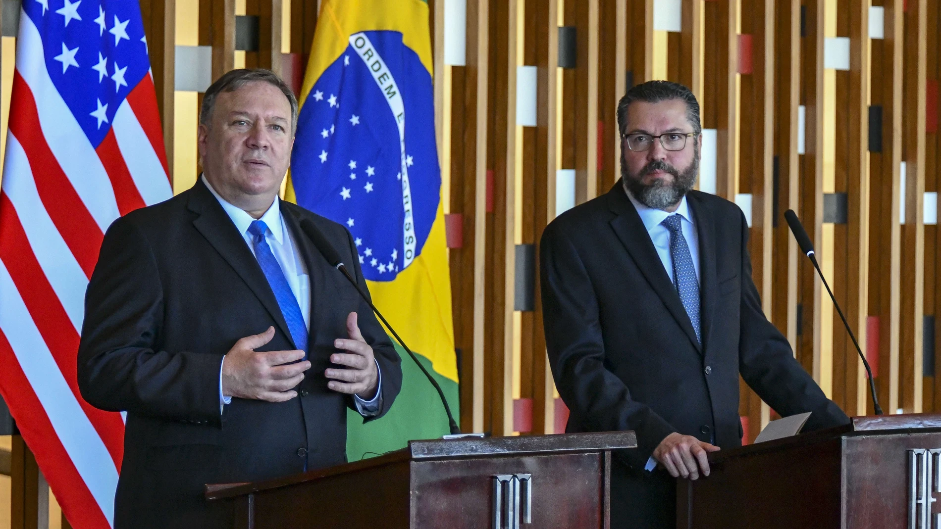El secretario de Estado de Estados Unidos, Mike Pompeo, y el minstro de Asuntos Exteriores de Brasil, Ernesto Araújo.21/09/2020
