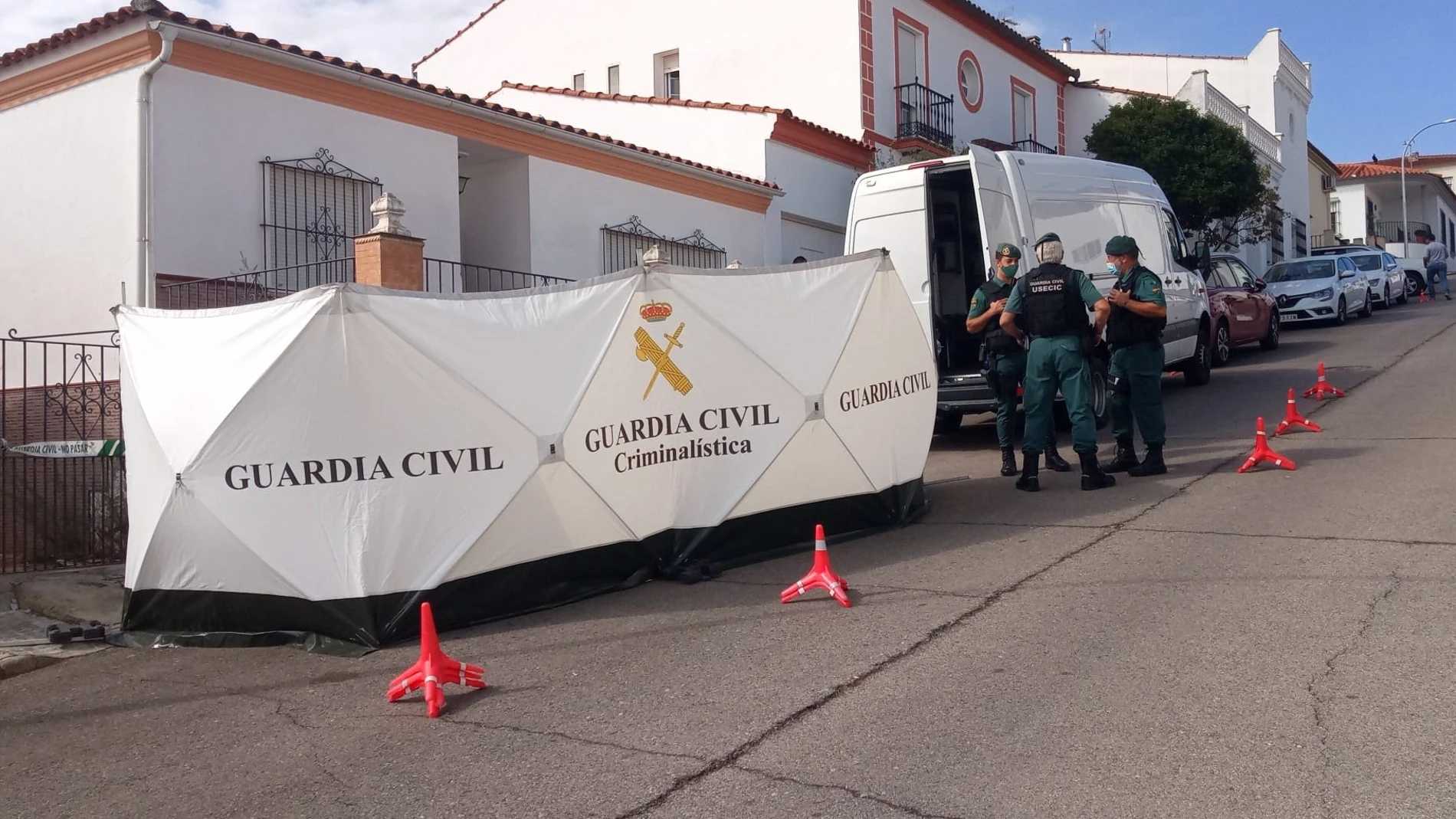 La Guardia Civil en el domicilio del detenido por la muerte de Manuela ChaveroEUROPA PRESS21/09/2020